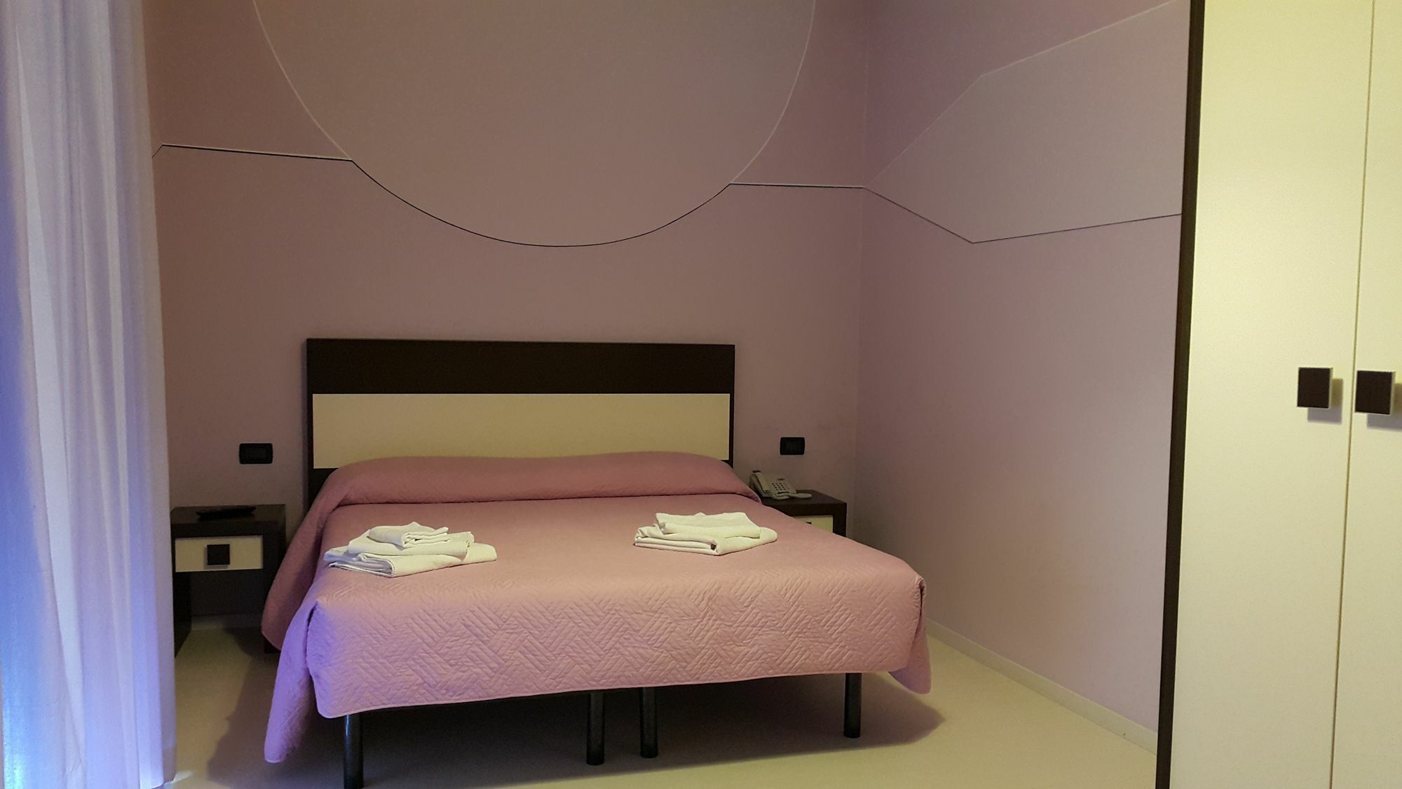 Hotel Leonardo 切塞纳蒂科 外观 照片